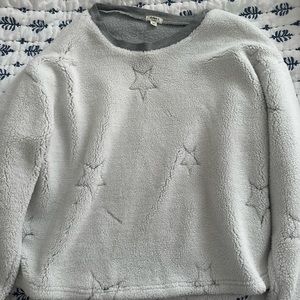 Super cute and comfy star Sherpa sweater